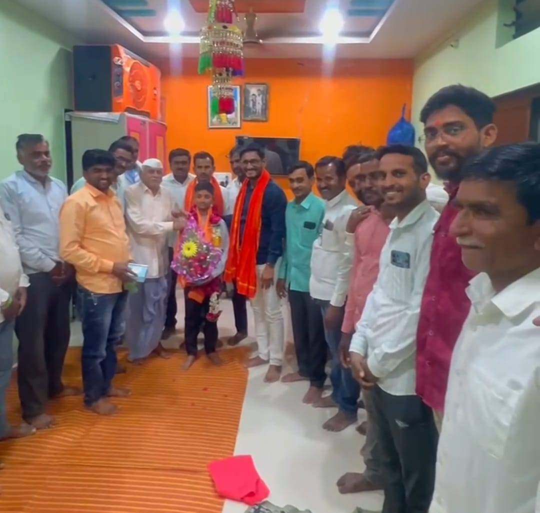 वेदांत रोडगे यांचा सत्कार