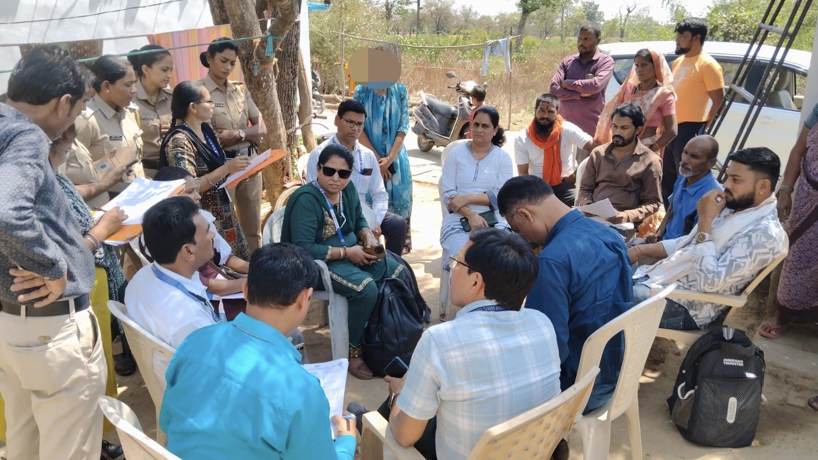 नवरदेव बोहल्यावर चढण्यापूर्वी थांबविण्यात आला.