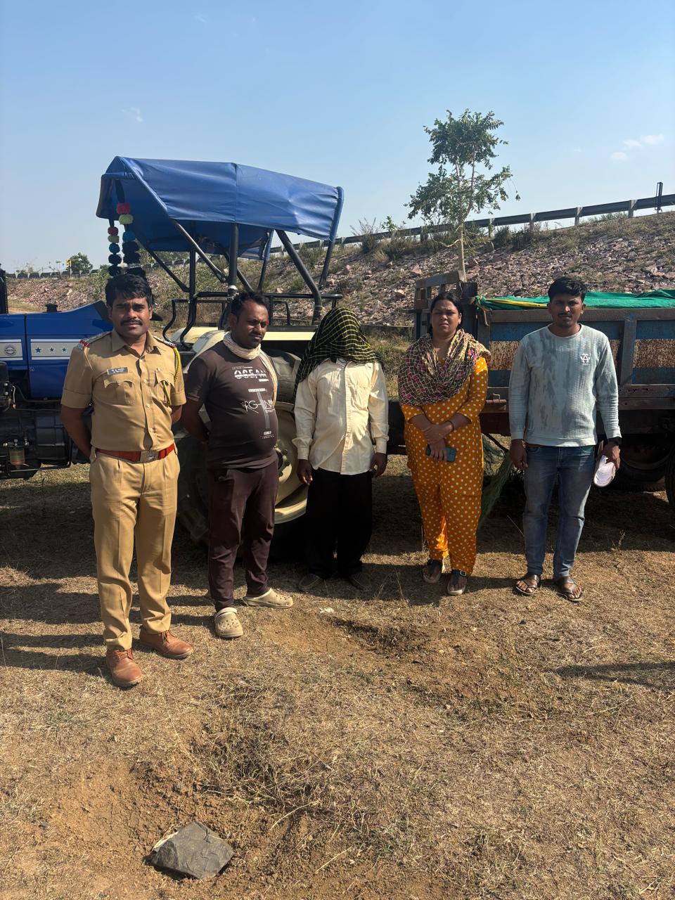 करडी पोलिसांची अवैध रेती वाहतूक करणाऱ्या दोन ट्रॅक्टर वर कारवाई