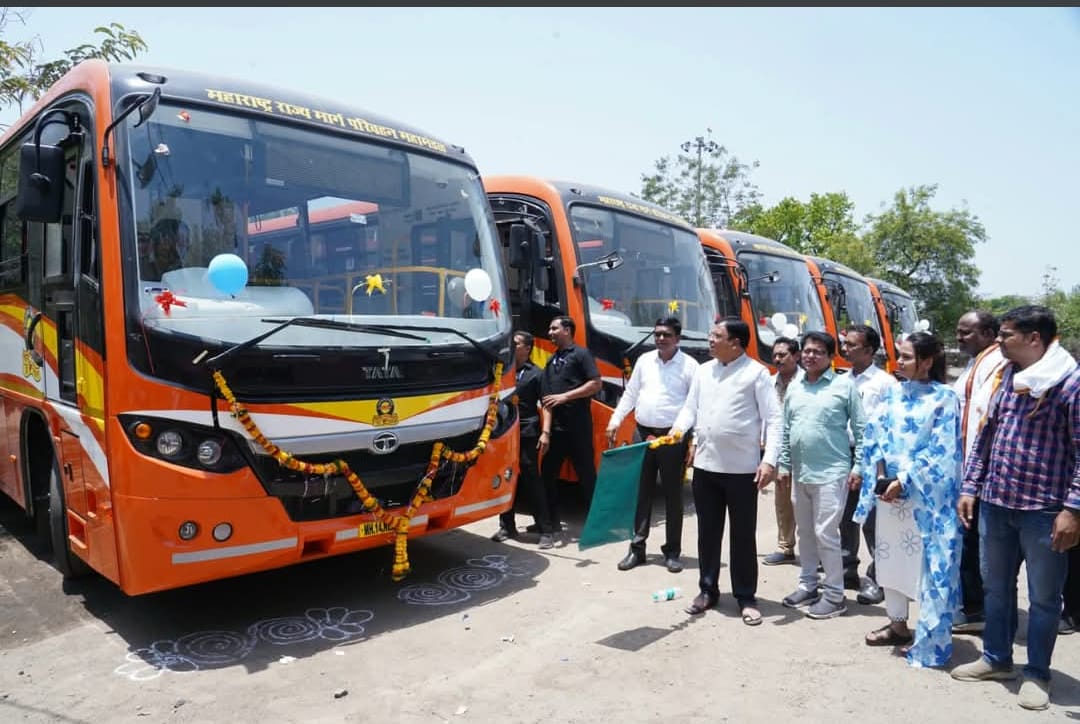 रामटेक बस स्थानकावर राजमाता जिजाऊ बस चे लोकार्पण