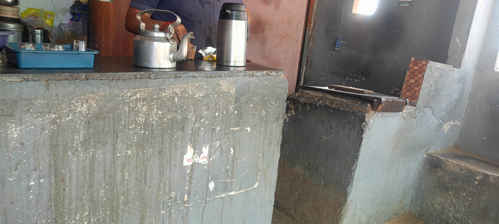 फूड विभागाच्या धडक कारवाईने तंबाखू व्यावसायिकांमध्ये खळबळ*