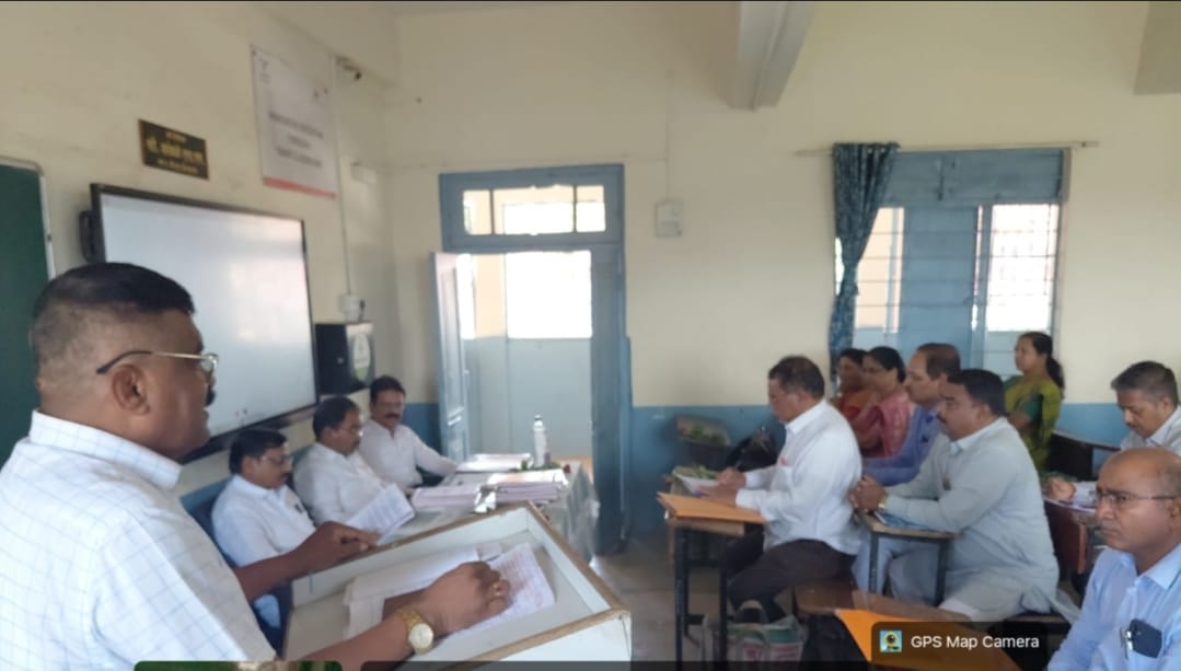 गुणवत्तेची कास धरल्यास शाळेच्या भौतिक सुविधा करणे सहज शक्य*.
